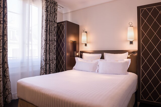 クリスタル オテル