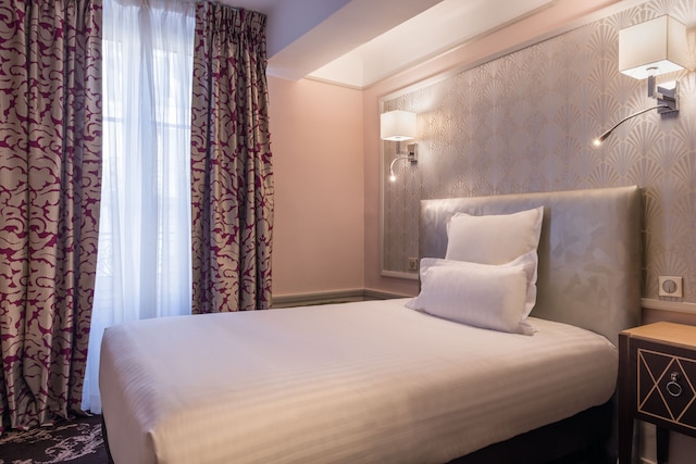 クリスタル オテル