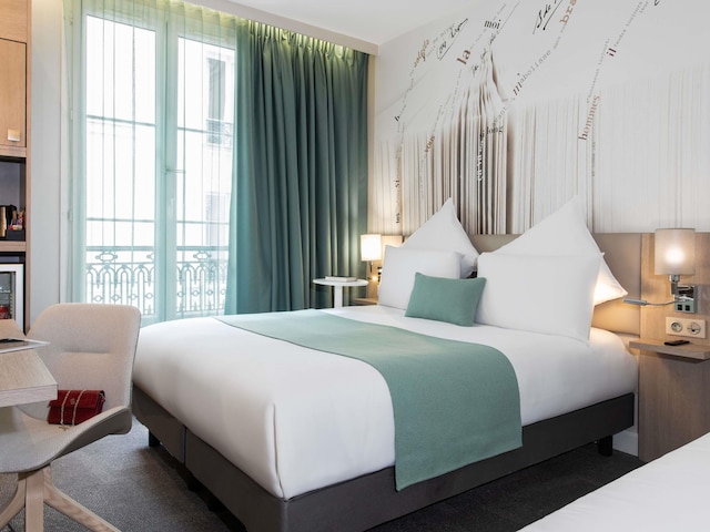 メルキュール パリ モンパルナス ラスパイユ