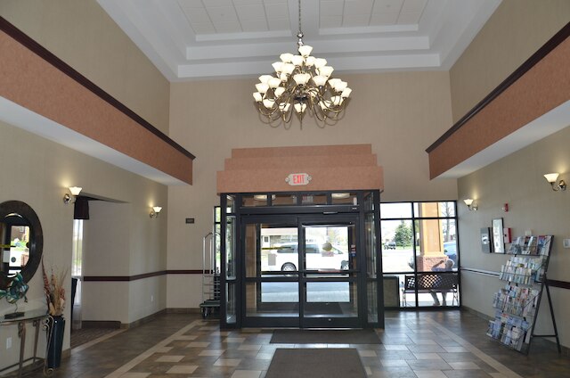 クオリティ イン ニア ウォルデン ガレリア モール