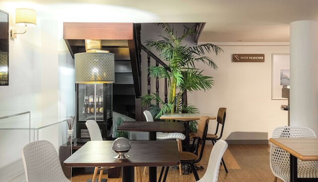 シュア  ホテル バイ  ベストウェスタン ロリアン サントー