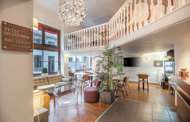 シュア  ホテル バイ  ベストウェスタン ロリアン サントー