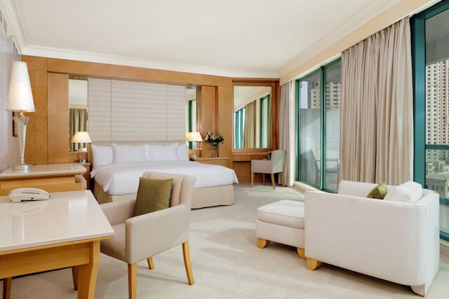 ヒルトン ドバイ ジュメイラ