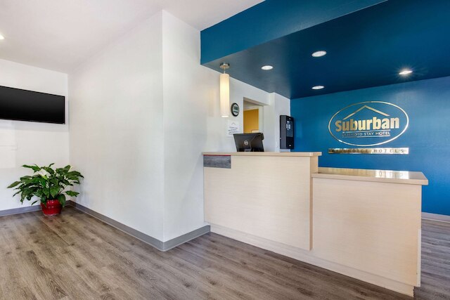 サバーバン スタジオズ バーミンガム ホームウッド I-65