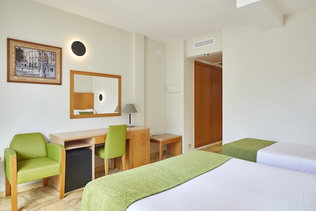 ホテル フロール パークス