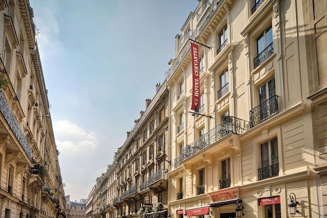 オテル セルバンテス バイ ハッピーカルチャー