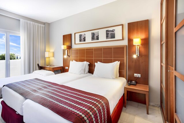 エクセ ラス アデルファスホテル