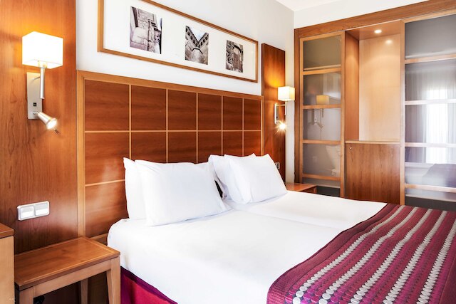 エクセ ラス アデルファスホテル