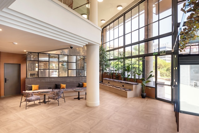 ホテル アクタ ピラミデス