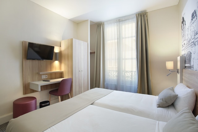 ホテル ロートレック オペラ