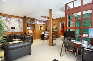 ホテル ロートレック オペラ