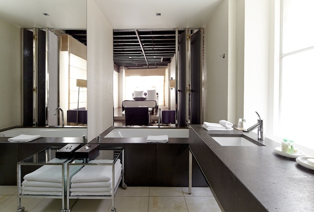 エスタブリッシメント ホテル