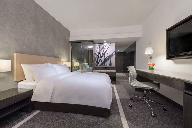 ゲートウェイ、マルコ ポーロ ホテル (馬哥孛羅港威酒店)