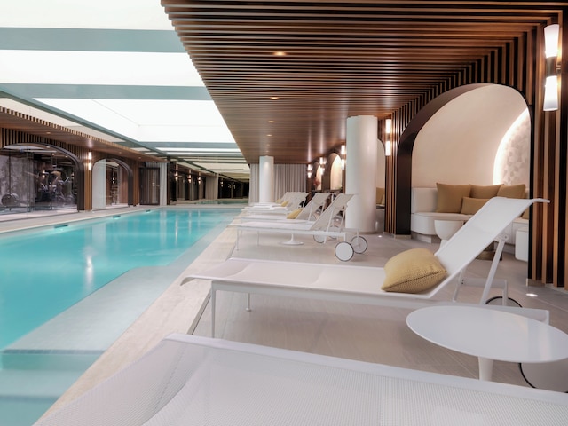 ホテル ドーブッソン