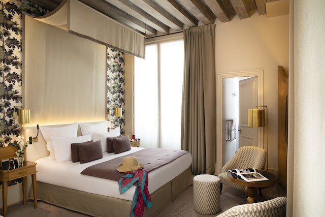 ホテル ドーブッソン