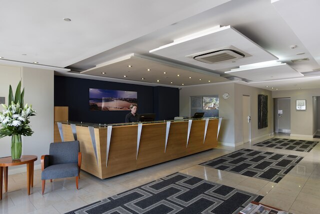 クージー サンズ ホテル アンド アパートメンツ