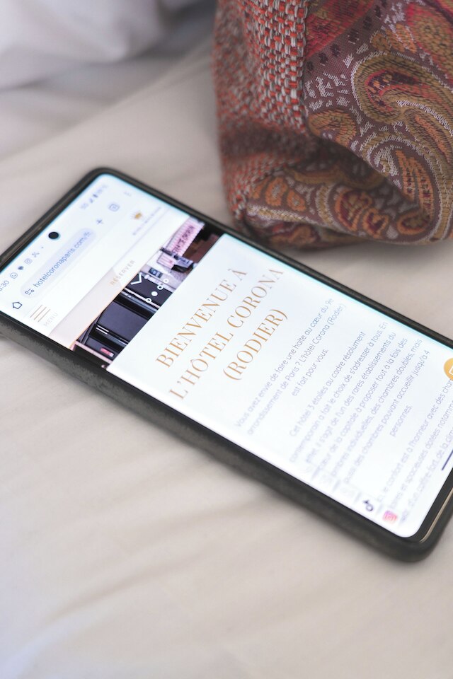 ホテル コロナ ロディアー パリ