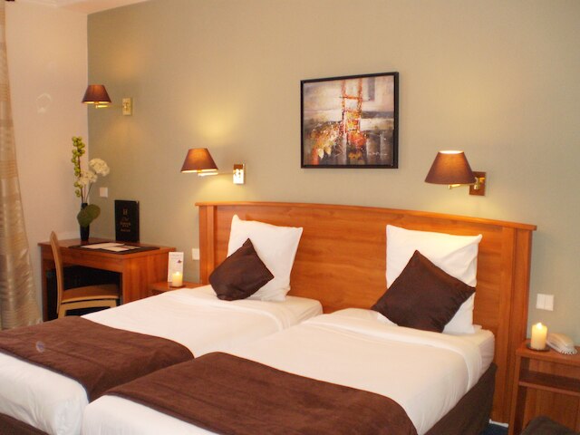 ホテル コロナ ロディアー パリ