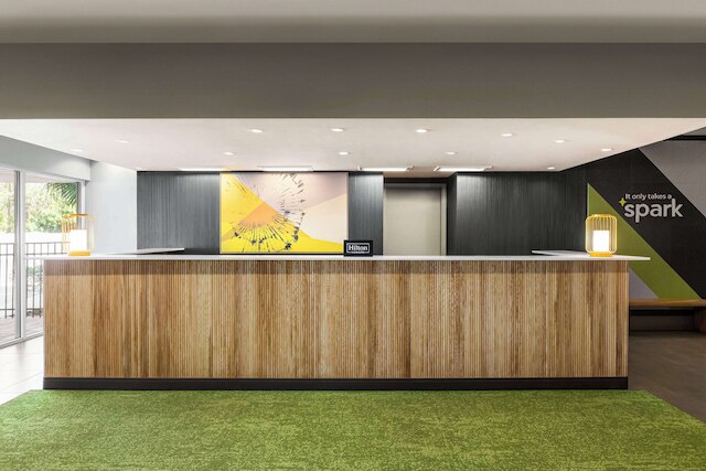 スパーク バイ ヒルトン オーランド ユニバーサル ブールバード