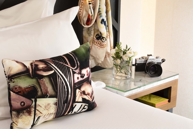 ホテル デ ザール パリ モンマルトル