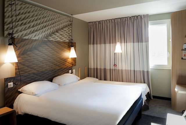 イビス パリ サン ドニ スタッド シュッド