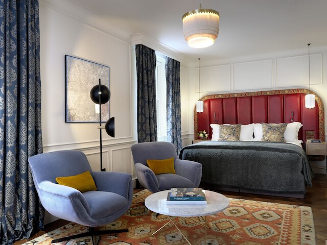 ザ ブルームズベリー