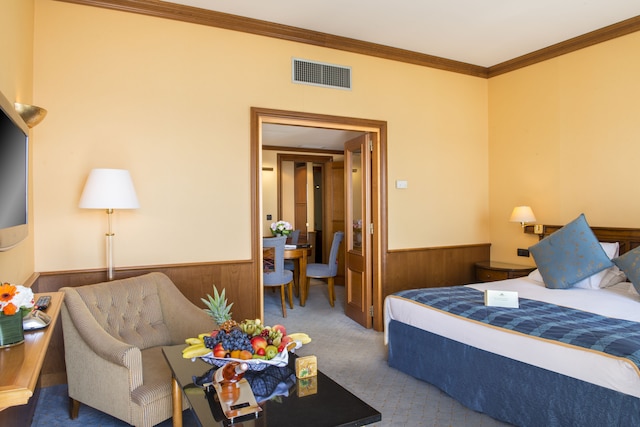 ホテルウエストエンドニースプロムナード