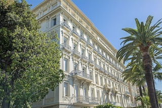 ホテルウエストエンドニースプロムナード