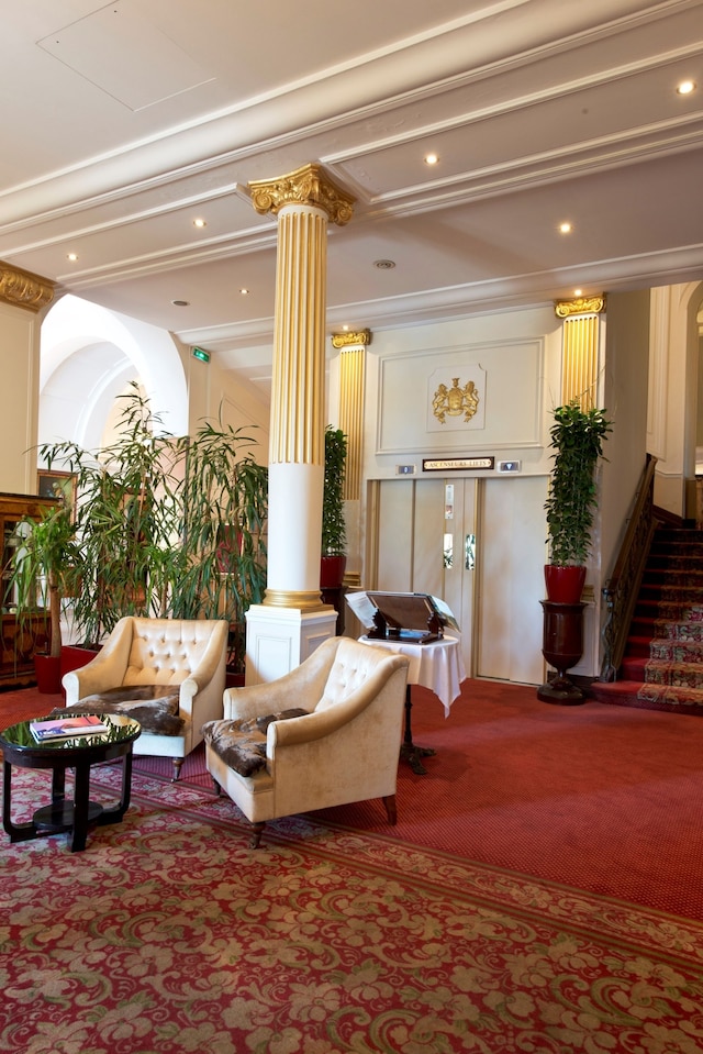 ホテルウエストエンドニースプロムナード