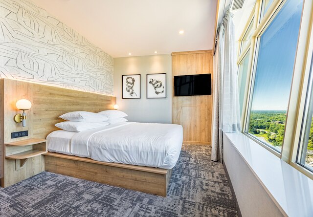 ザ タワー ホテル フォールズビュー