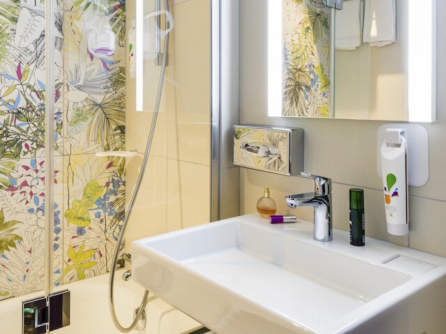 イビス スタイルズ パリ ブーローニュ マルセル サンバ