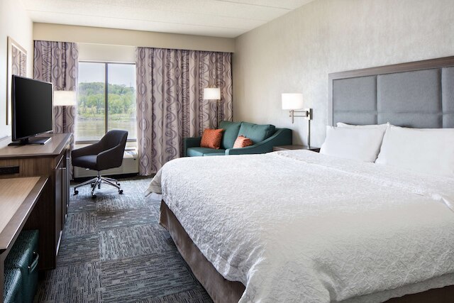 ハンプトン イン カウンシル ブラフス