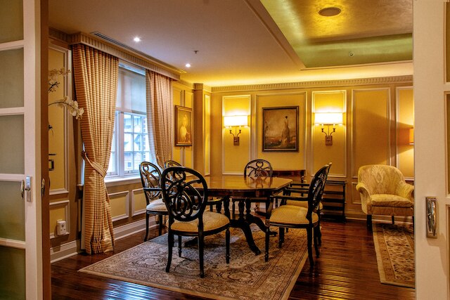 ウィンザー アームズ ホテル