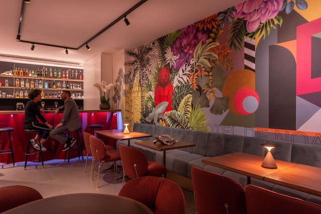 ゴールデン チューリップ オペラ ドゥ ノアイユ