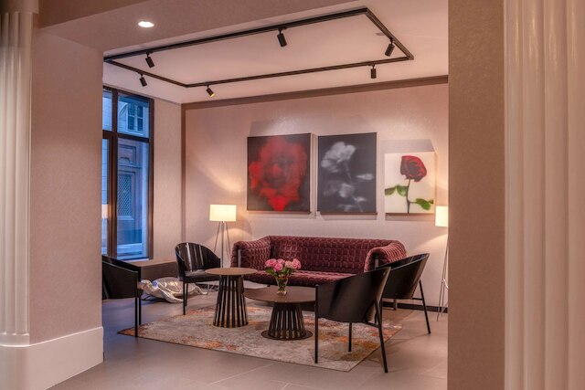 ゴールデン チューリップ オペラ ドゥ ノアイユ