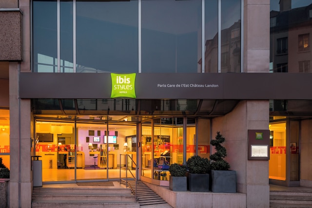 アイビス スタイル パリ ガール ドゥ レスト シャトー ランドン