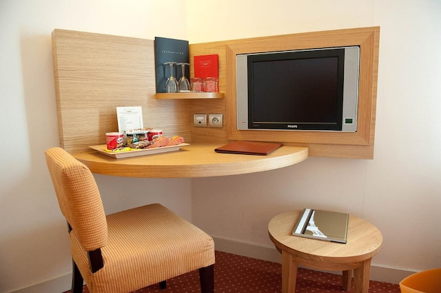 オテル ウエストサイド アルク ドゥ トリオンフ