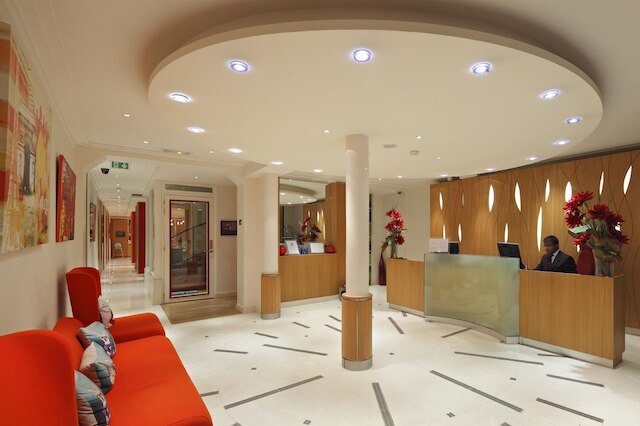 オテル ウエストサイド アルク ドゥ トリオンフ