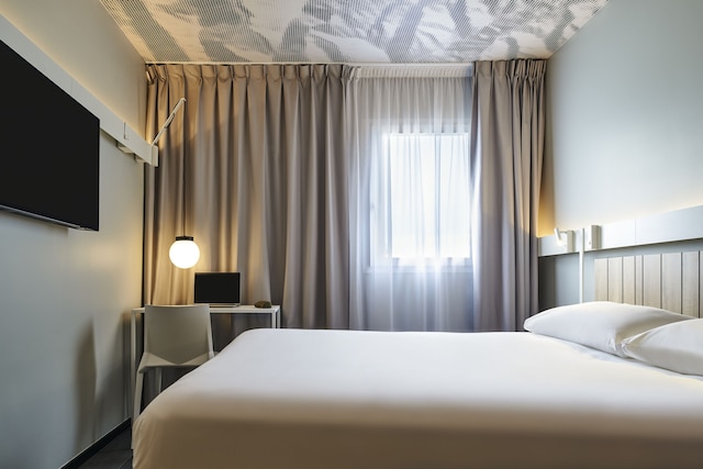 イビス パリ ナション ダブー