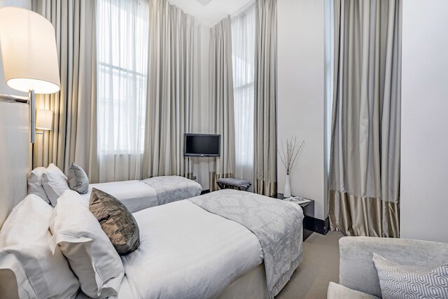 130 クイーンズ ゲート アパートメンツ