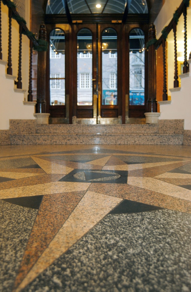 クリスタル プラザ ホテル