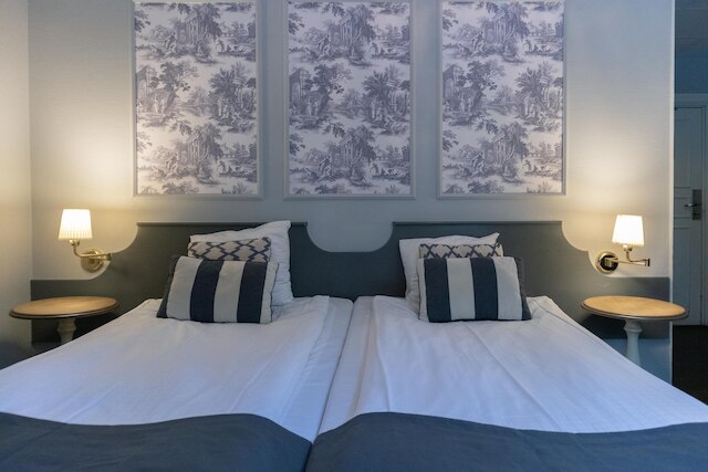 クリスタル プラザ ホテル