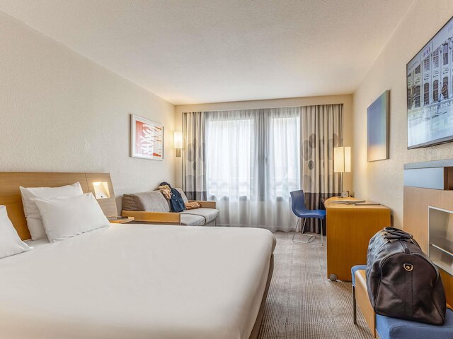 ノボテル リール サントル ガール