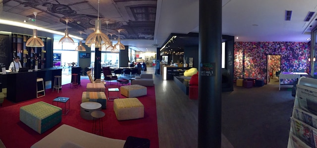 ノボテル リール サントル ガール