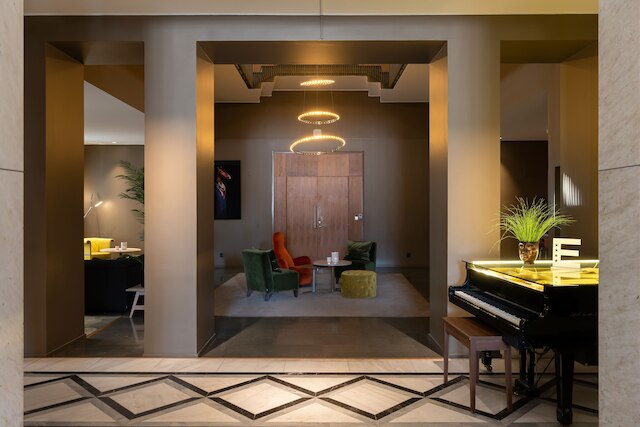 エリート シュタシュトエレット ルーレオ