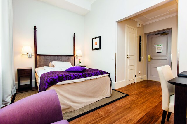 エリート シュタシュトエレット ルーレオ