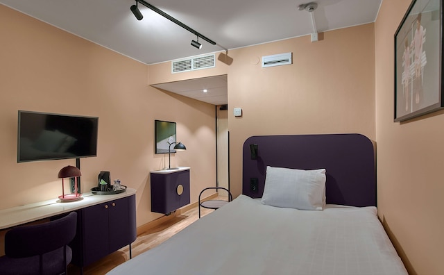 スカンディック クララ