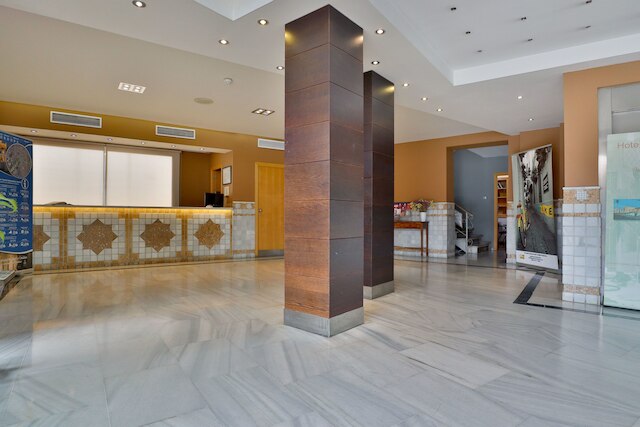 オアシス コルドバ ホテル