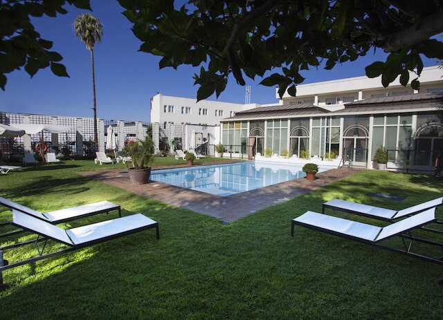 オアシス コルドバ ホテル