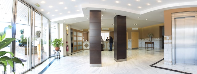 オアシス コルドバ ホテル